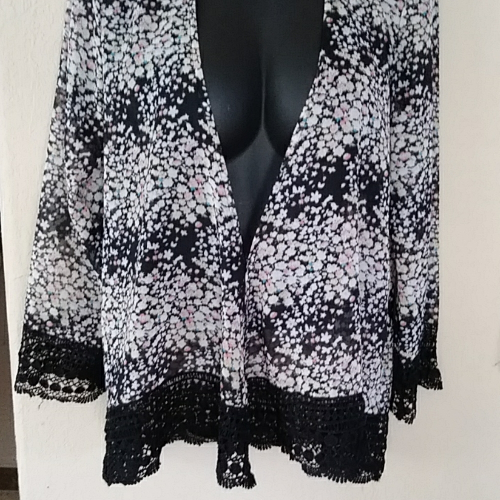 Black Lacey Look & Print Top